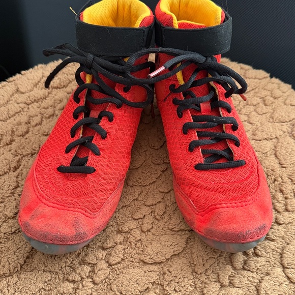 Rudis Red and Black Wrestling Shoes - Picture 3 of 7